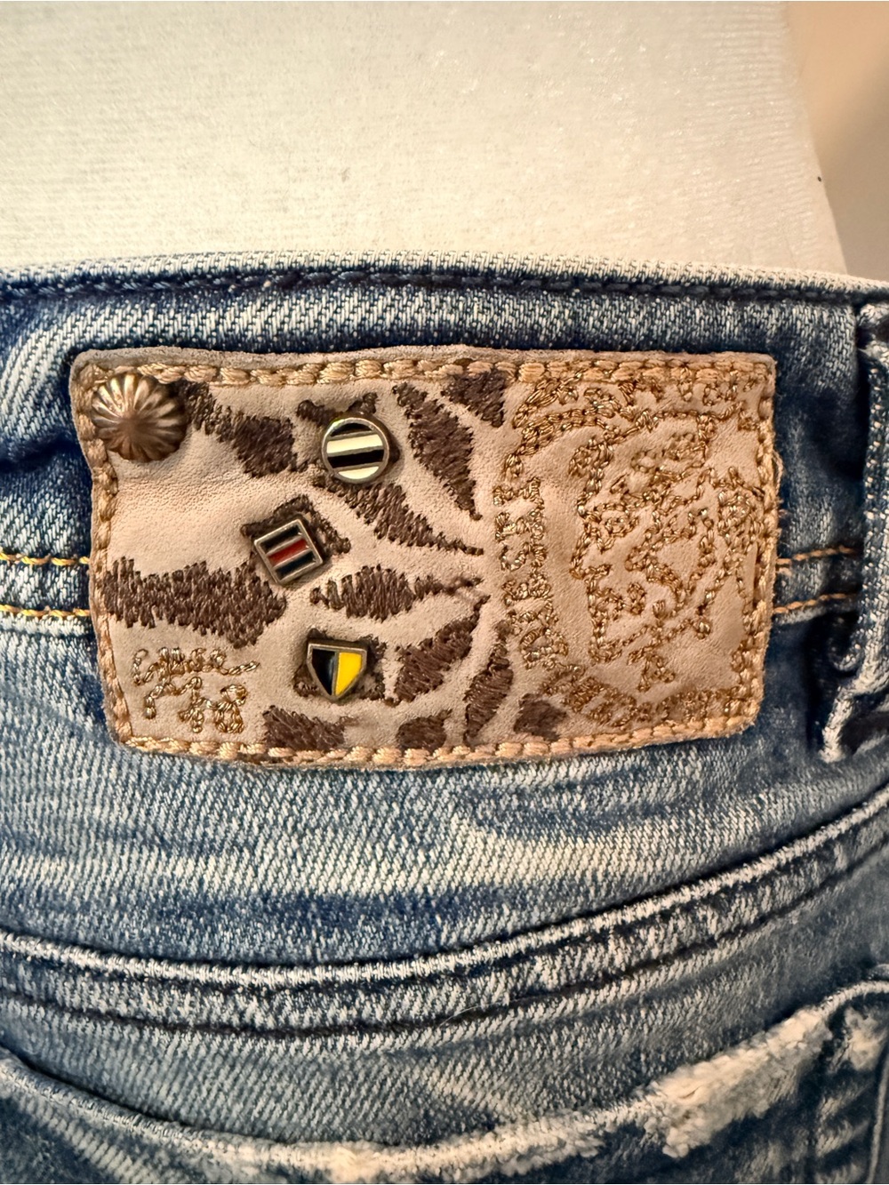 Diesel | Viker Low Rise, Button Fly Straight Leg Jeans, Distressed Wash - Picture 4 of 15